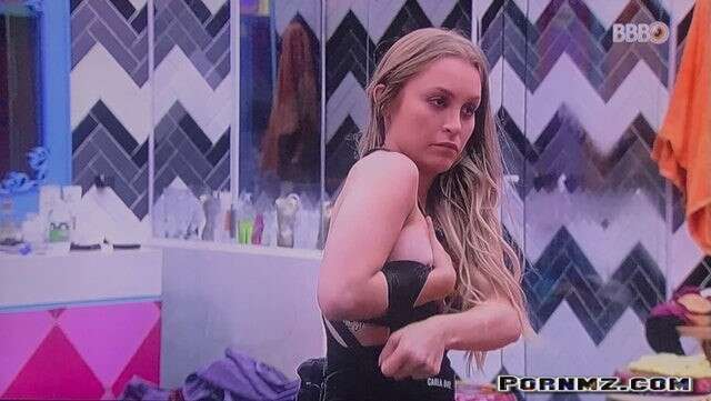 Big Brother Brasil – Carla Diaz Oops 2