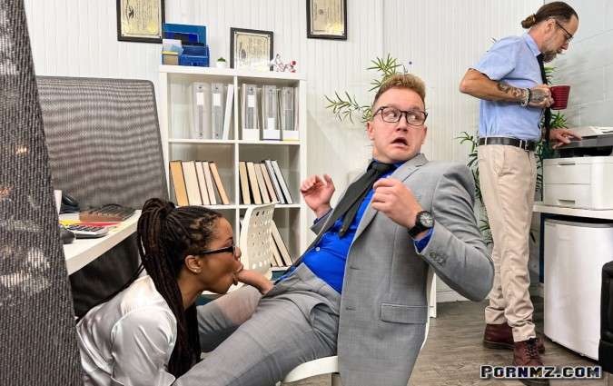 WorkMeHarder – Kira Noir Working Late Feels Great