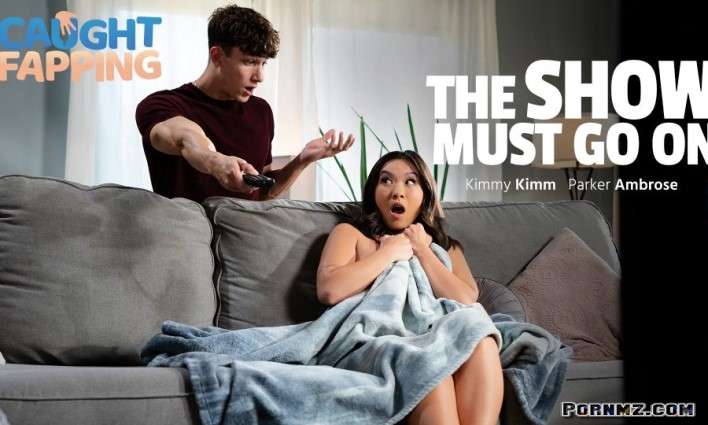 [CaughtFapping] Kimmy Kimm – The Show Must Go On