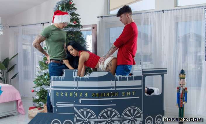 [PrincessCum] Bianca Bangs – The Nubiles Express