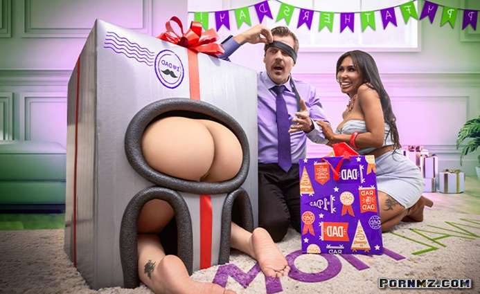 [AnalMom] The Perfect Fathers Day Gift Just Wrap His Wifes and Stepdaughters Butts