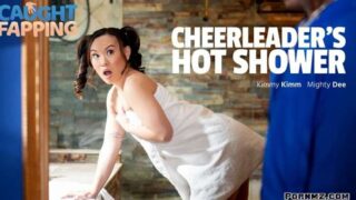 [CaughtFapping] Kimmy Kimm – Cheerleaders Hot Shower