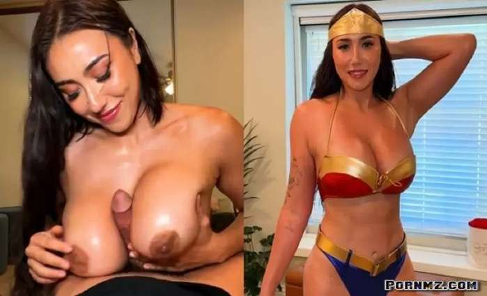 Gia Venetia – Wonder Womannn Step Mom Gets Fucked By Step Son